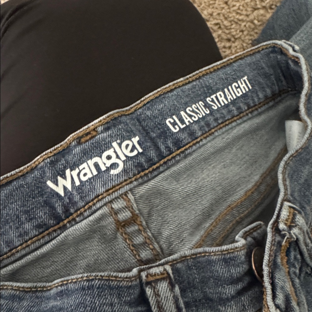 3 Pair of Boys Jeans - Wrangler & Levi - Picture 10 of 16